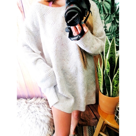 Sweaters - Cozy oversized confetti knit sweater ☕️